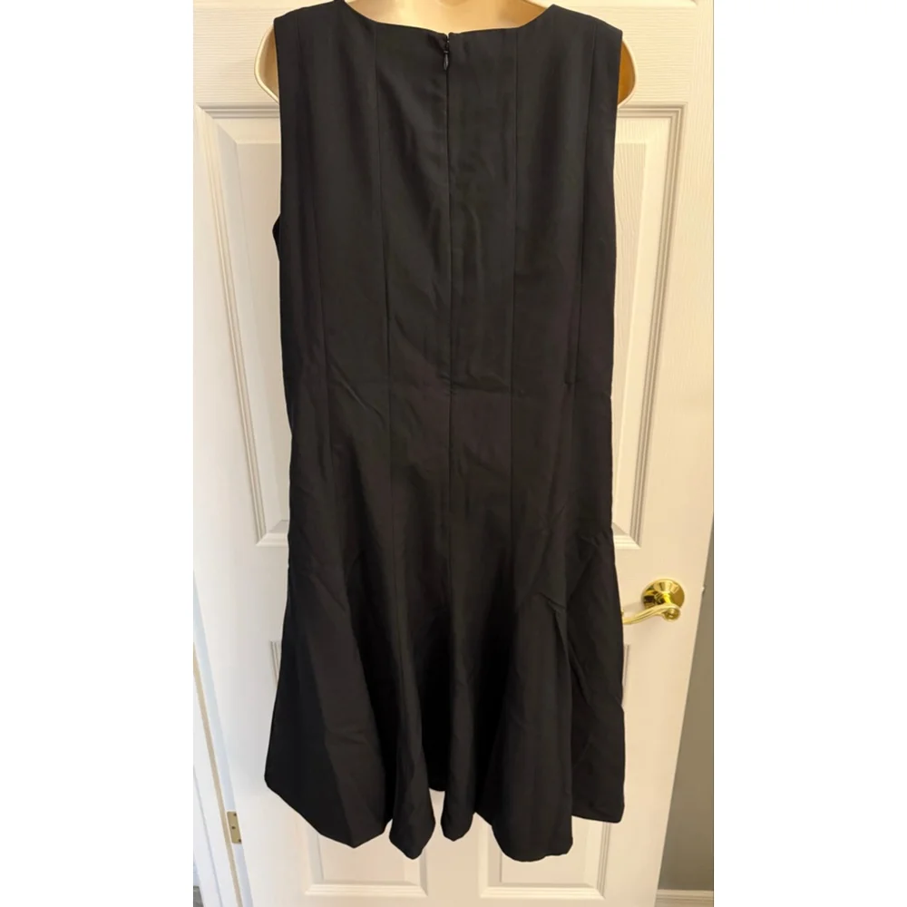 Chadwicks of Boston lined, black, sleeveless fit and flare dress size 14 - Picture 2 of 9